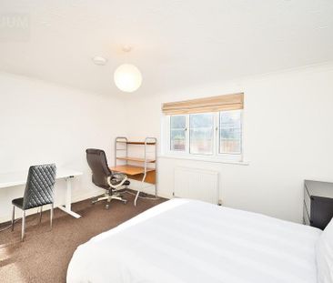 4 bedroom townhouse to rent - Photo 6