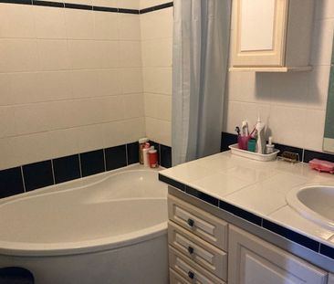 Location Appartement 74m² GRANVILLE 50400 - Photo 4