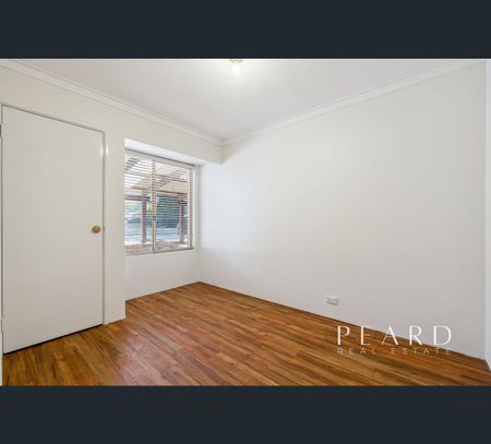 31 Moorpark Avenue, Yanchep, WA 6035 - Photo 4