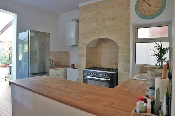 1 Bed Maisonette, Eden Road, CR0 - Photo 1