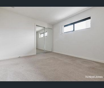 Stylish Apartment Living in a Superb Ringwood Location - Photo 1