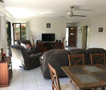 Fully Airconditioned Home in Prime Andergrove Location - Security S... - Photo 1