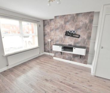 8 Comber Gardens, Belfast, BT5 4TW - Photo 1