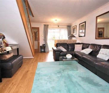 2 bedroom end of terrace house to rent - Photo 3