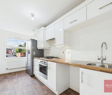 Terraced House to rent on - Photo 6