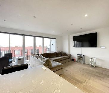 1 bedroom penthouse to rent - Photo 3