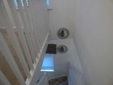 Alfred Road, Brentwood, CM14 - Photo 3