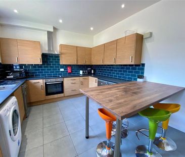 4 bedroom terraced house to rent - Photo 2