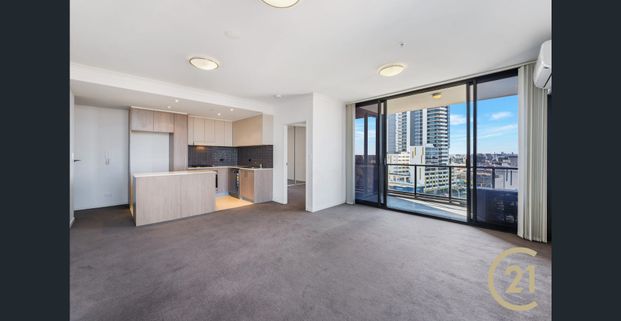 Immaculate 2 bedroom - Photo 1