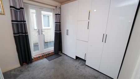 5 bedroom semi-detached house to rent - Photo 5