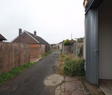 3 bedroom terraced house to rent - Photo 3