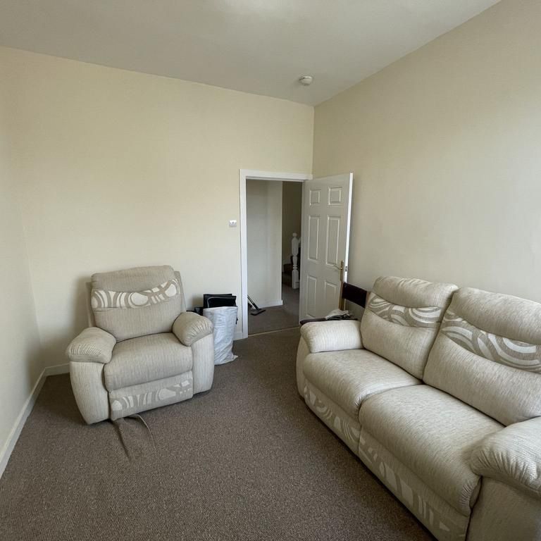 5 bedroom flat to rent - Photo 1