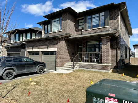 For Lease - 646 GENDARME Circle, Orleans - Convent Glen and Area, Ontario - Photo 4