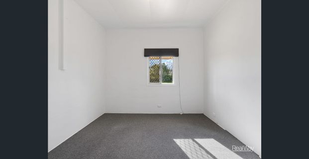 Charming Renovated Cottage in North Toowoomba – Perfect Family Home! - Photo 1