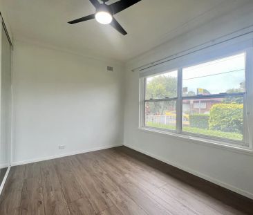 Updated Family Home Located In Moorefield Estate - Photo 4