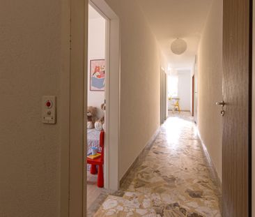 Affittiamo 3.5 locali, all'ultimo piano con vista - Photo 6