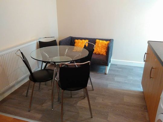 Room in a Shared House, Dolphin Court, CV4 - Photo 1