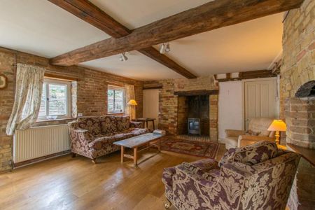 2 bedroom semi-detached house to rent - Photo 2