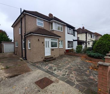 3 bedroom end of terrace house to rent - Photo 2
