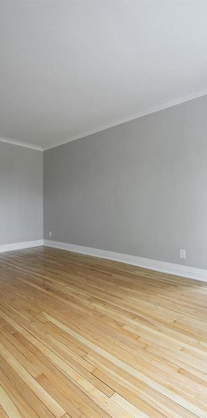 Spacious And Sunny 1 Bedroom Unit - NDG - 5000 Clanranald Avenue, Montréal - Photo 1