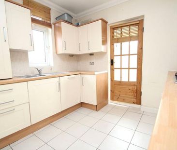 2 bedroom maisonette to rent - Photo 4