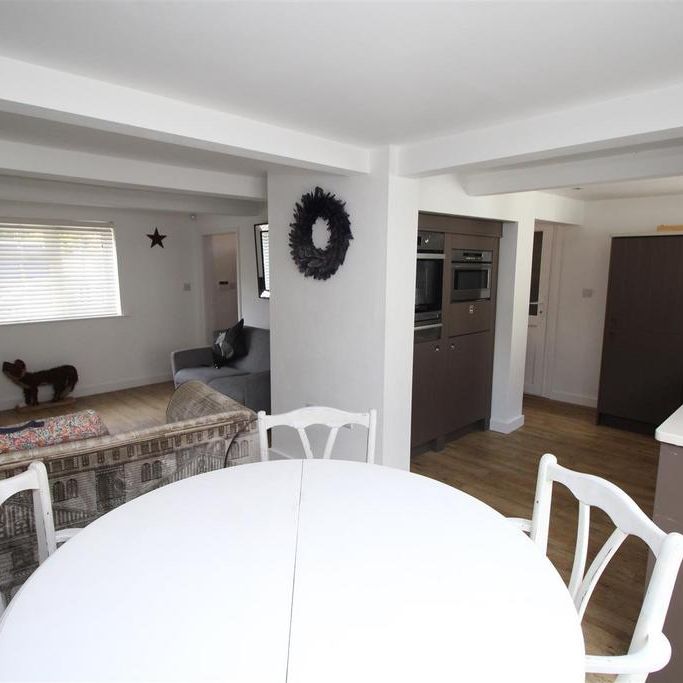 2 bedroom cottage to rent - Photo 1