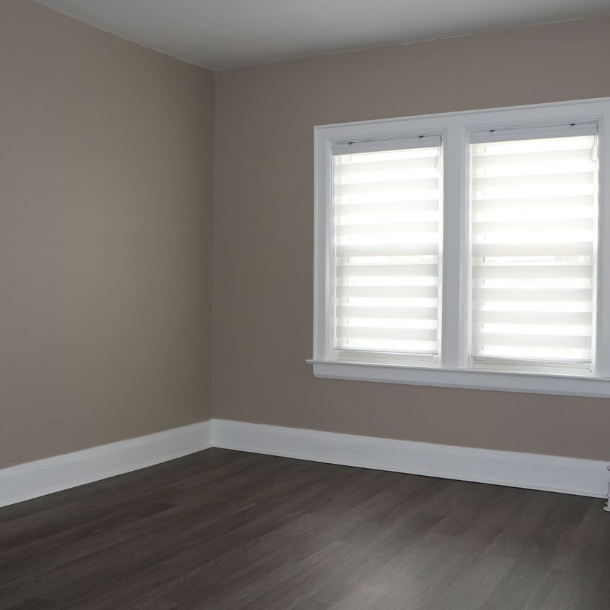 For Lease - 207 Oakwood Avenue, Toronto, Ontario - Photo 1