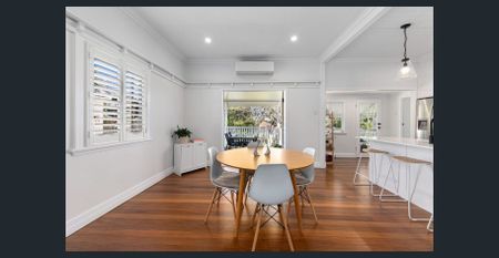 Modern 3-Bedroom House in the Heart of Moorooka - Photo 2