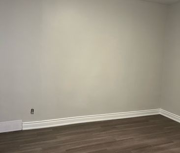 For Lease - 161 Rothsay Avenue, Hamilton, Ontario - Photo 5