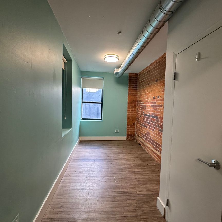 For Lease - 2870 Dundas Street Unit# 213, Toronto, Ontario - Photo 1