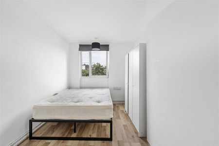 4 bedroom flat to rent - Photo 4