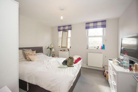 4 Bed Maisonette, Hurstbourne Road, SE23 - Photo 2