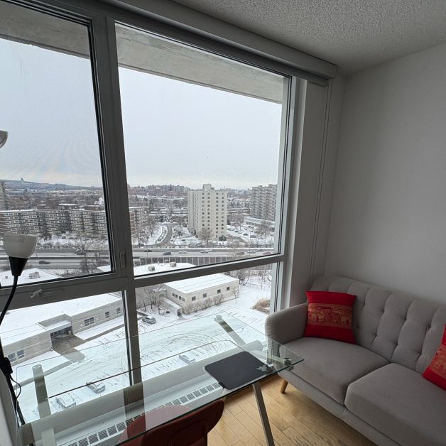 Chambre Ensoleillée, Meublée, Tout Inclu - Photo 1