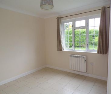2 bedroom property to rent - Photo 3