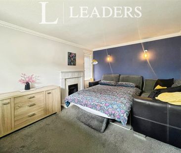 3 bedroom house to rent Canterbury Grange, Bocking, CM7 - Photo 4