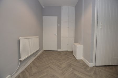 3 Bedroom Semi-Detached House - Photo 5