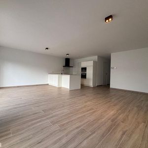 Appartement te huur in Sint-Niklaas voor € 1.100 met 2 slaapkamers - Foto 2