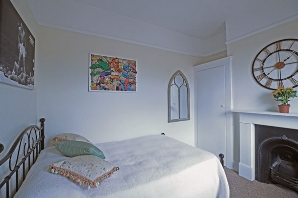 4 Bed Semi-Detached House, Clausentum Road, SO14 - Photo 1