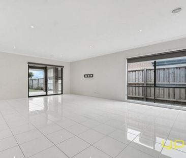 Family Friendly Home In Cranbourne West - Photo 4