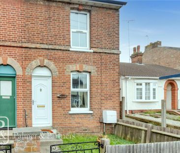 2 bedroom end of terrace house to rent - Photo 4