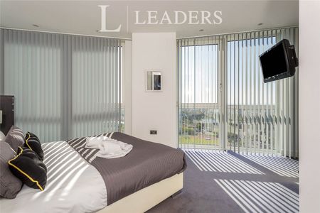 2 bedroom apartment to rent No 1, Gunwharf Quays, PO1 - Photo 4