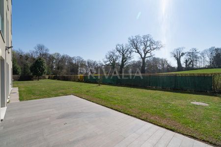 Beautiful 6.5 room apartment on the ground floor of a secure residence - Photo 4