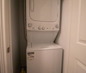 **ALL INCLUSIVE** STUDENTS/YOUNG PROFESSIONAL ROOM FOR RENT IN A ST... - Photo 5