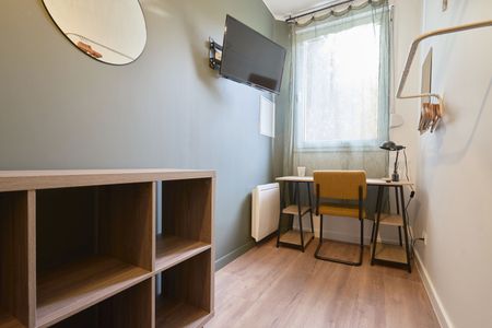 GAMBETTA K Roommate 6 Bedrooms at Reims - Photo 3
