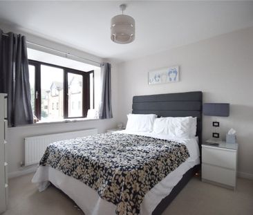 Well presented 4 bedroom townhouse to rent in the popular village o... - Photo 6