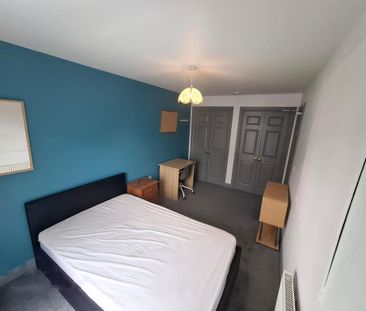 6 bedroom end of terrace house to rent - Photo 6