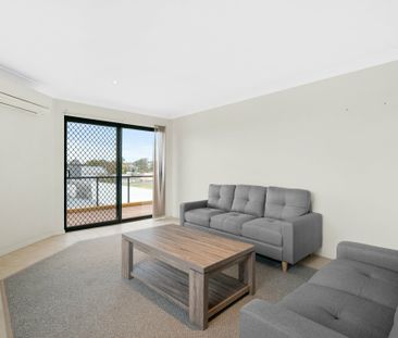 Convenient Unit in the Centre of the CBD - Photo 2