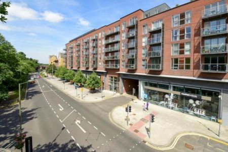 The Heart, New Zealand Avenue, Walton On Thames, Surrey, KT12 - Photo 5