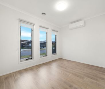 Stylish and Spacious Dream Home - Photo 1