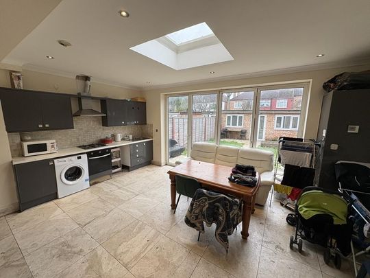 House share to rent - Photo 1